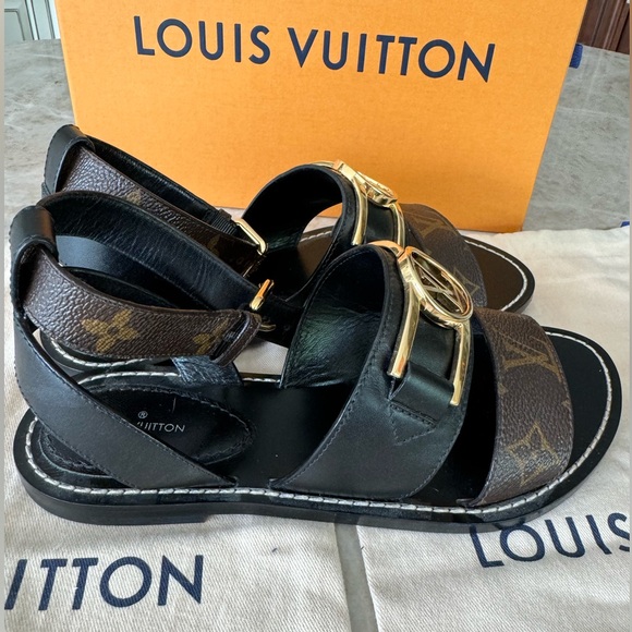 🤎🖤 Louis Vuitton Academy Sandal 🖤🤎 - Picture 4 of 10